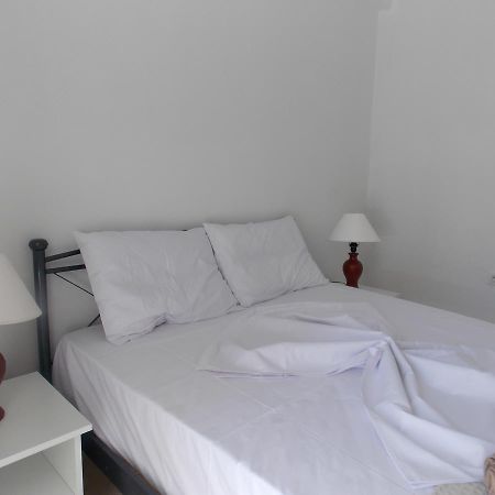 Zeta'S Apartments Sarande Exterior photo