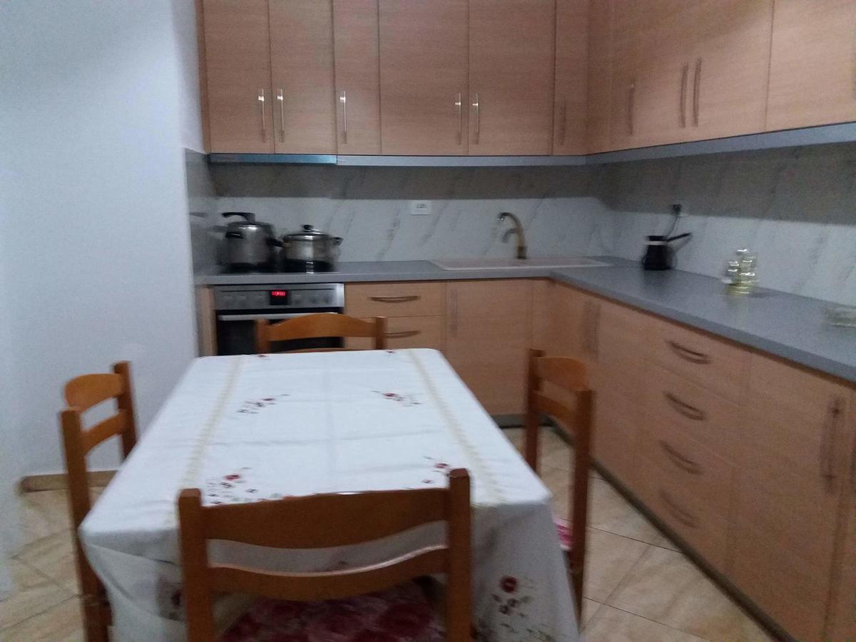 Zeta'S Apartments Sarande Exterior photo