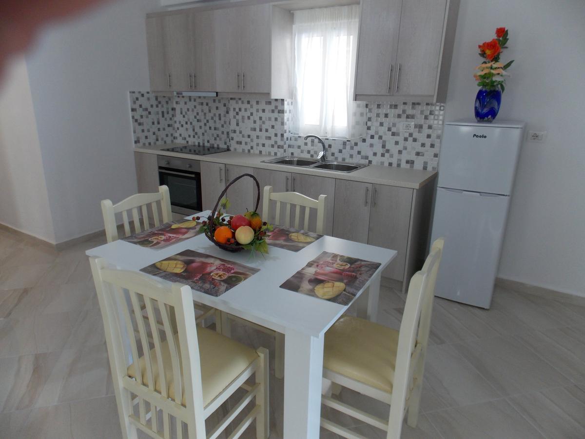 Zeta'S Apartments Sarande Exterior photo