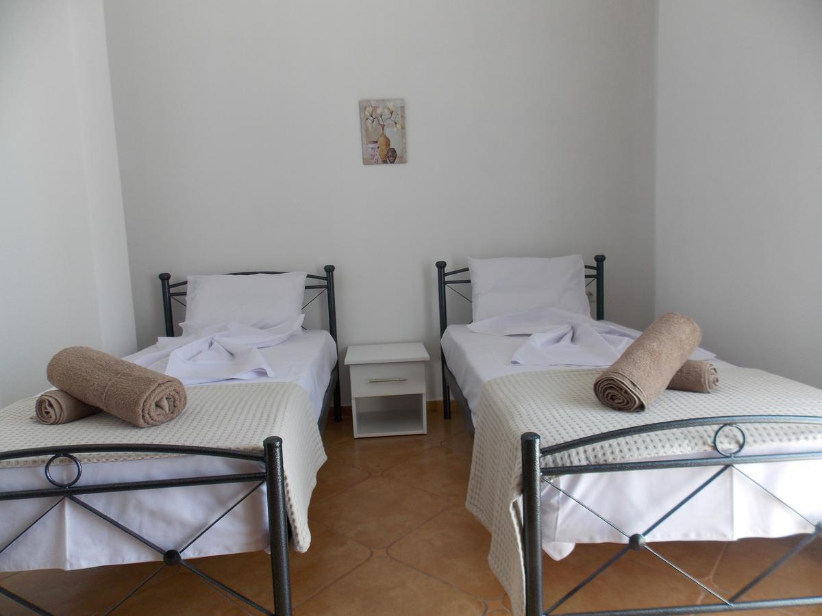 Zeta'S Apartments Sarande Exterior photo