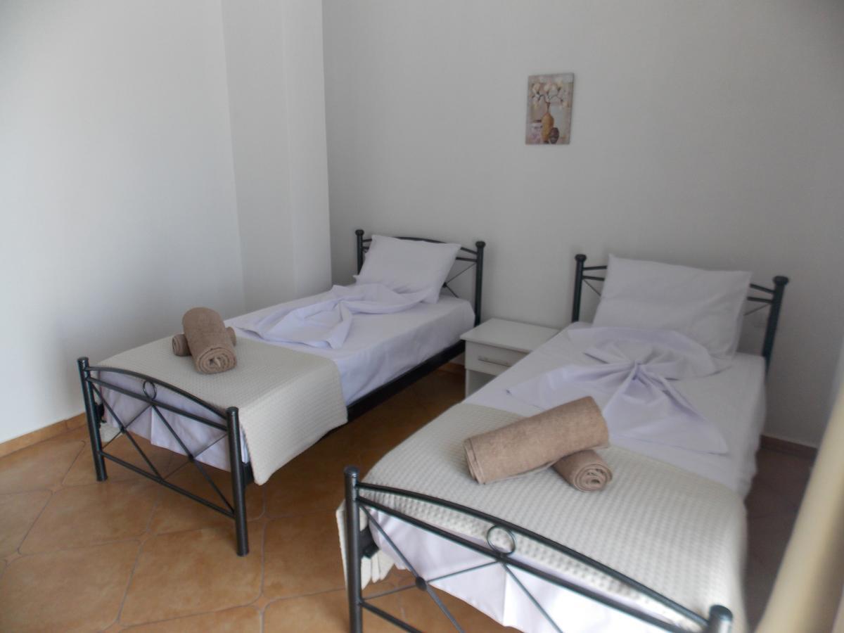Zeta'S Apartments Sarande Exterior photo