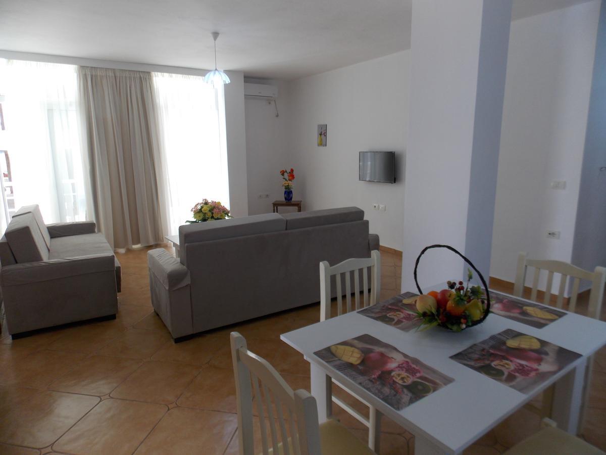 Zeta'S Apartments Sarande Exterior photo