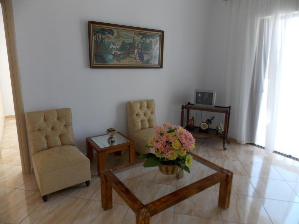 Zeta'S Apartments Sarande Exterior photo